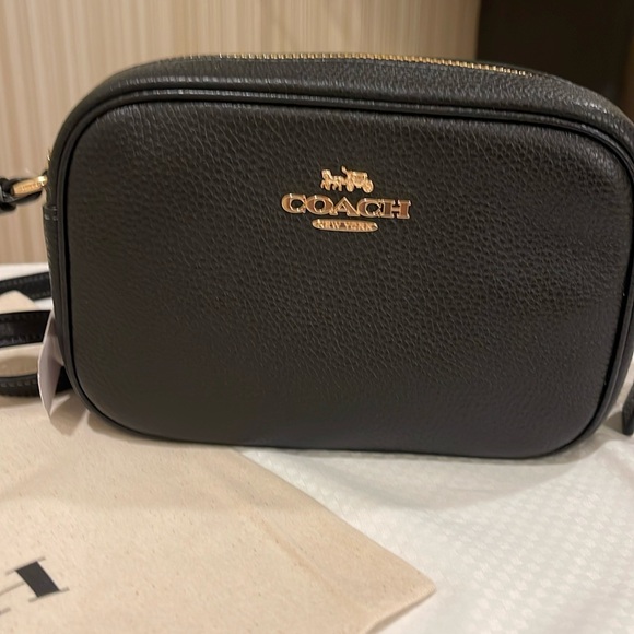 Retail $278 COACH Women’s Bag. NWT Coach Crossbody. Store bag included. - Picture 5 of 15